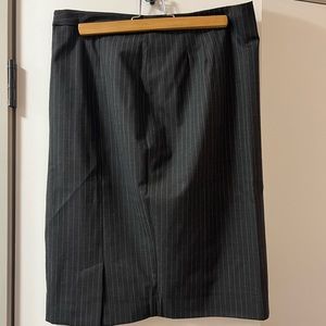 Pin striped grey skirt